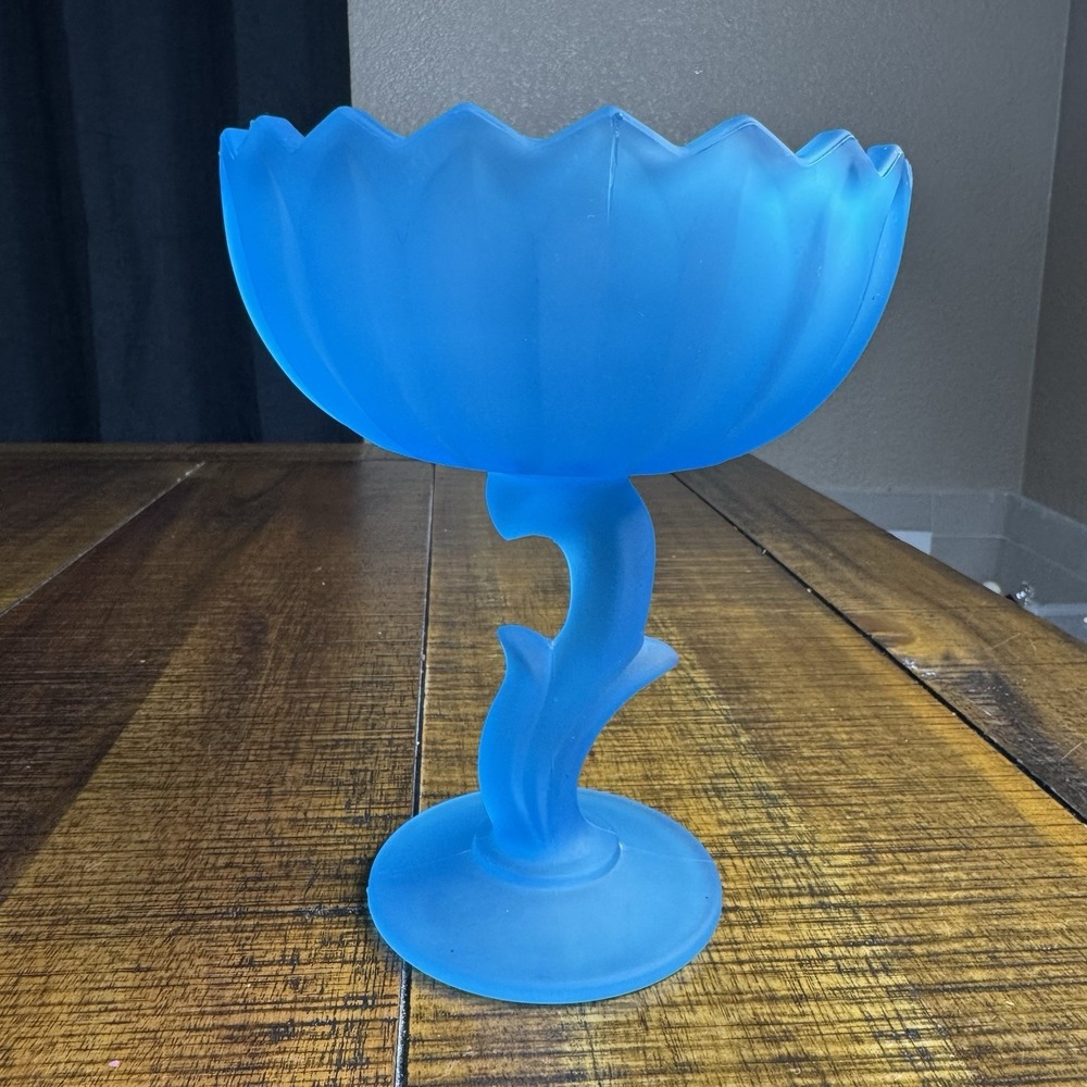 Vintage Aqua Blue Satin Frosted Glass Pedestal Lotus Blossom Dish 7.5" X‎ 6.25"
